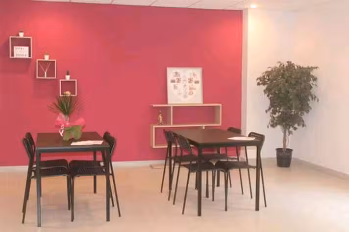 Nicky&acute;s Studio Luanco