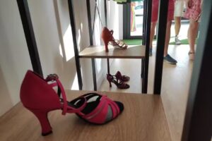 On the Floor* Studio, Estudio de Danza y Movimiento Físico.