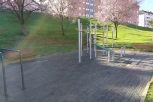 Parque de gimnasia al aire libre
