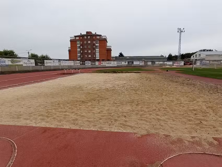 Pavillón Municipal A Pinguela