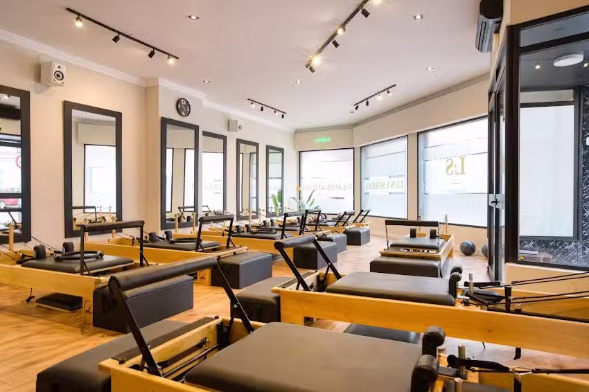 Pilates reformer Luna Serena