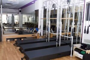 Pilates & Yoga Vertebrasana