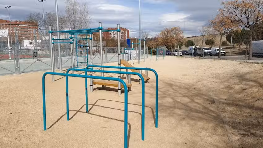 Pista skate y gimnasio aire libre