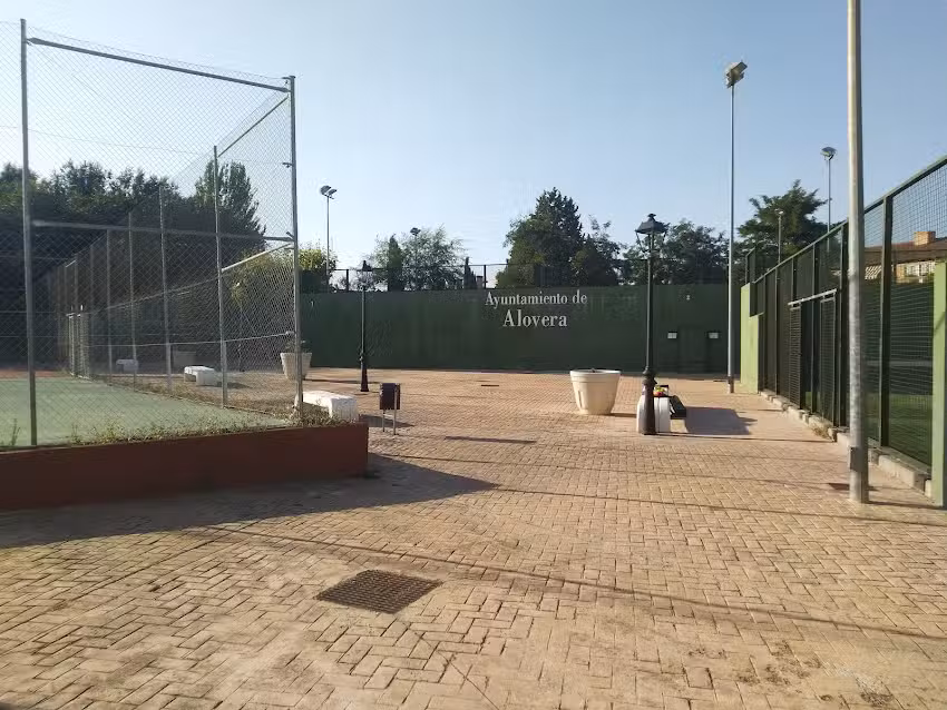 Pistas de Pádel y Tenis de Alovera.
