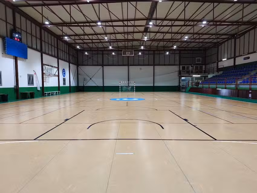 Polideportivo Laba&ntilde;ou [Pavill&oacute;n Cocheiras]