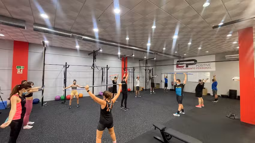 Positivenergy – Hybrid box y Girls Academy