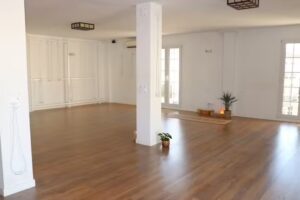 Raíces Yoga Estudio