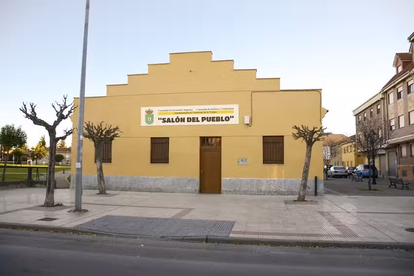 Sal&oacute;n del Pueblo &ndash; Ayuntamiento Valverde de la Virgen