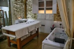 Tierra Lakhmi · Centro Integral Holístico · salud, belleza & bienestar natural ·