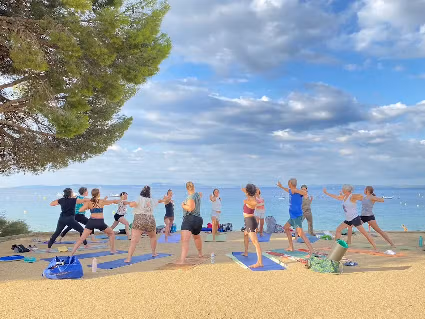 YOGA -FLOR D&rsquo;AMETLLER- KRISTINA RUSI&Ntilde;OL