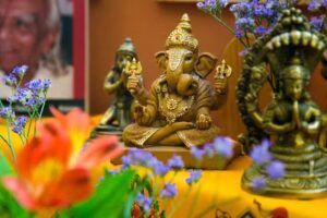 Yoga Iyengar Maitreya Granada