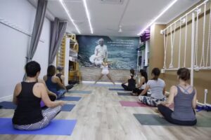 YOGA IYENGAR RUZAFA ESTHER ARMENGOL