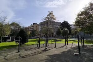 Zona de juegos biosaludables para personas mayores La Calzada